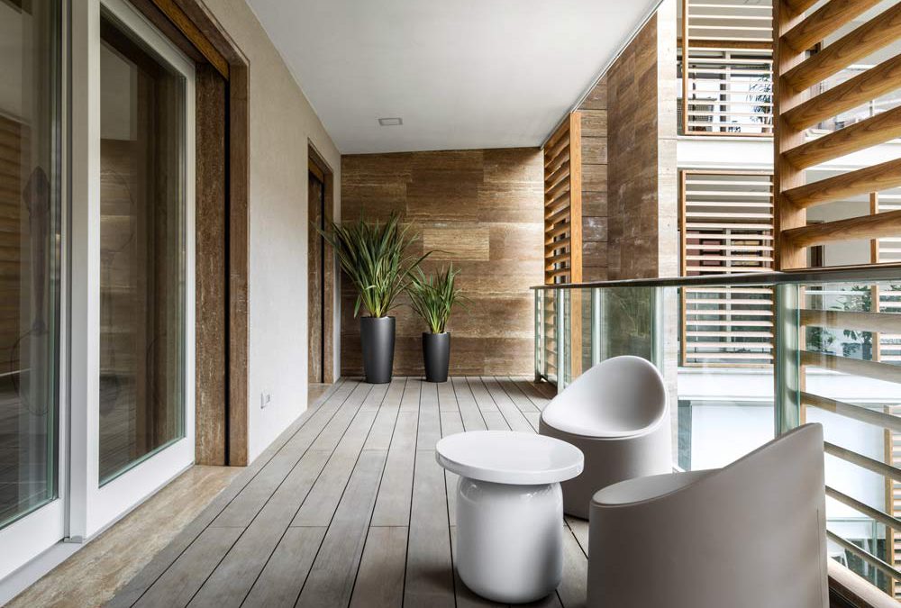 PRIVATE FLAT